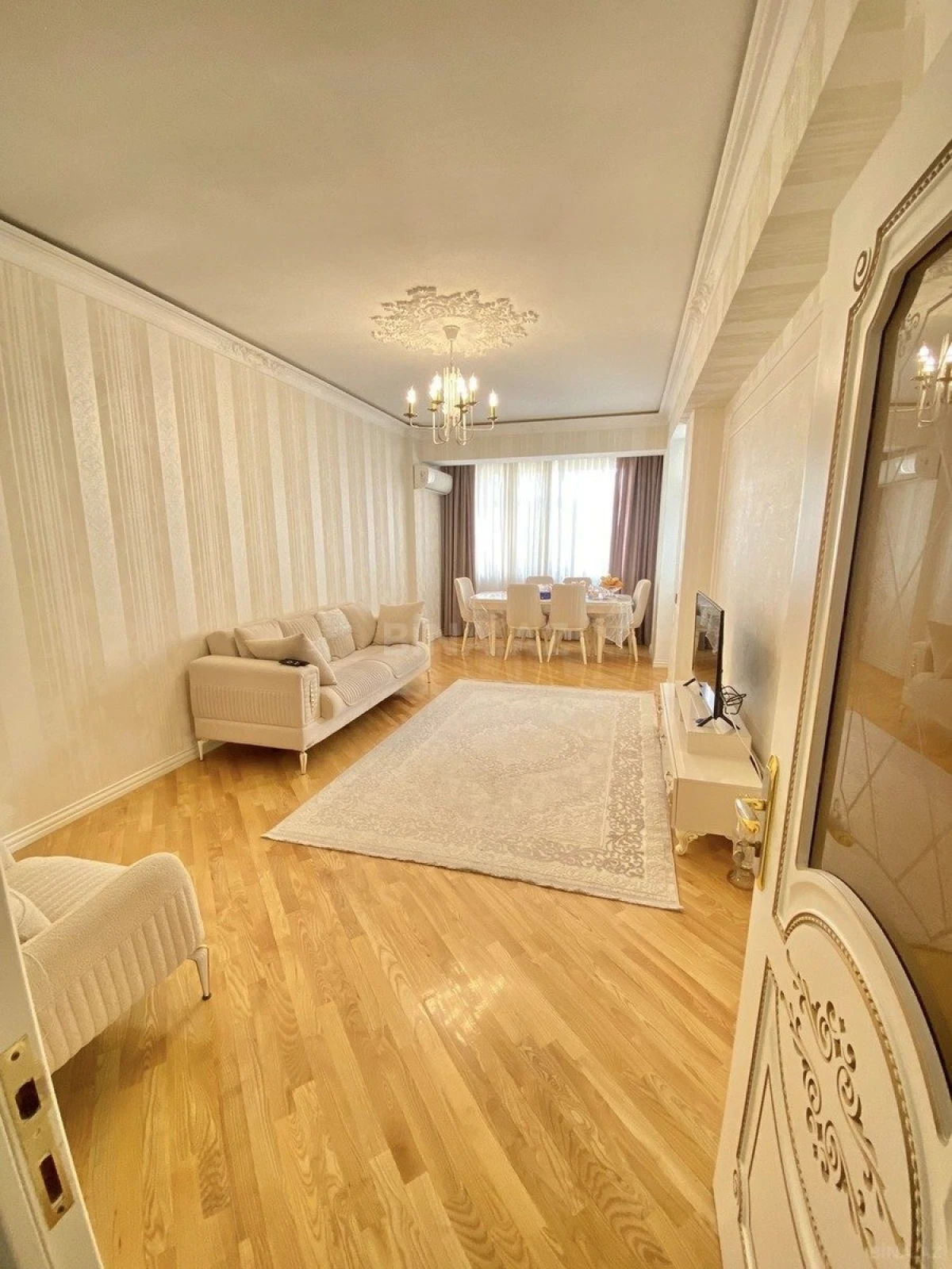 Satılır 3 otaqlı mənzil 110 m²