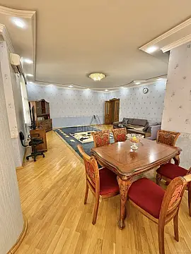 Satılır 3 otaqlı mənzil 150 m²
