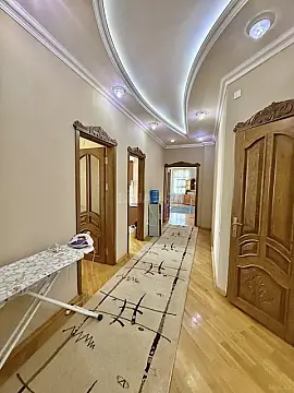 Satılır 3 otaqlı mənzil 150 m²