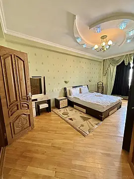 Satılır 3 otaqlı mənzil 150 m²