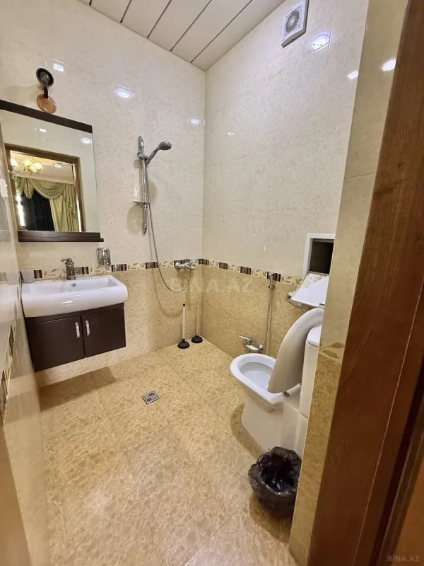 Satılır 3 otaqlı mənzil 150 m²