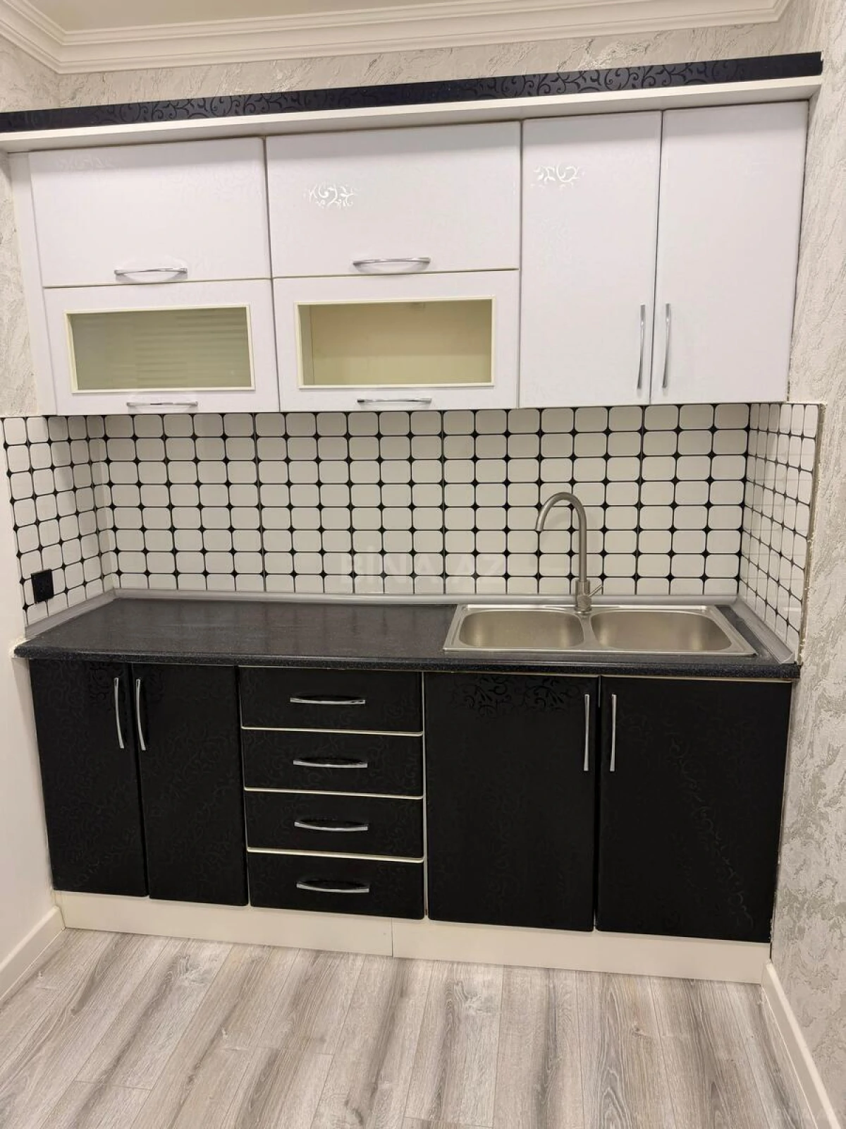 Satılır 1 otaqlı mənzil 40 m²