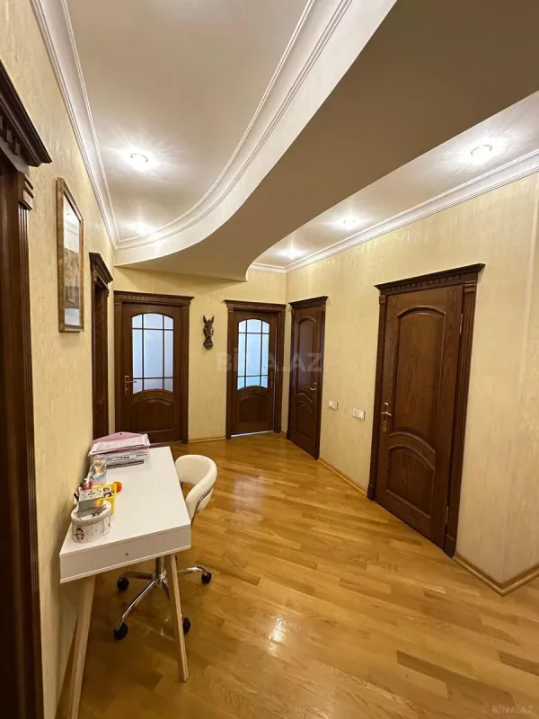 Satılır 3 otaqlı mənzil 128 m²