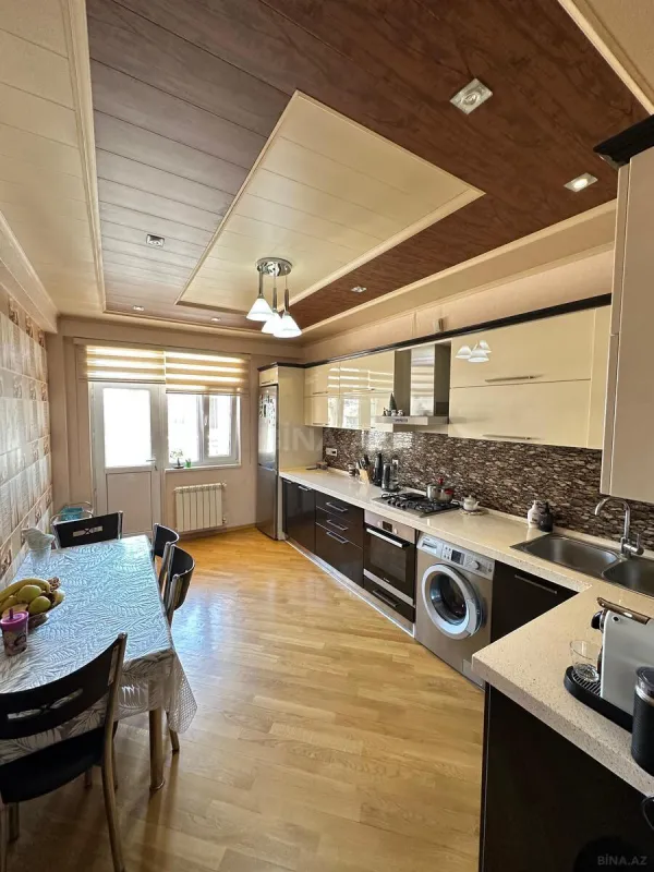 Satılır 3 otaqlı mənzil 128 m²