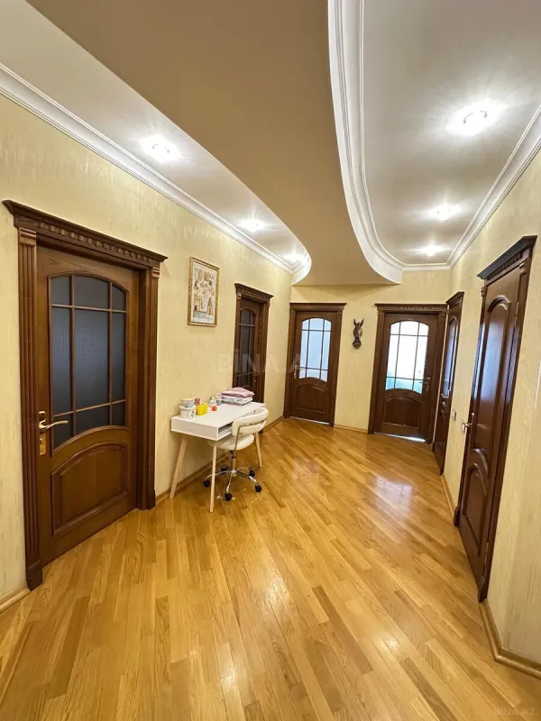 Satılır 3 otaqlı mənzil 128 m²