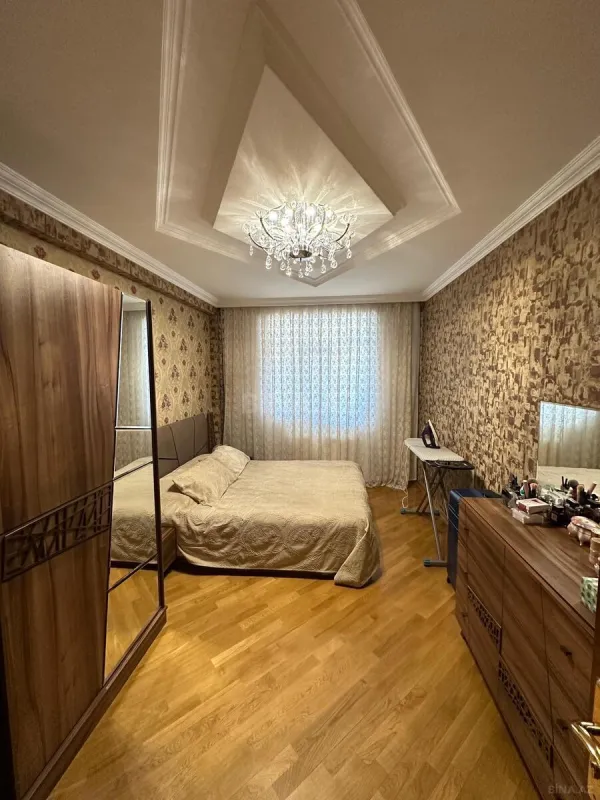 Satılır 3 otaqlı mənzil 128 m²