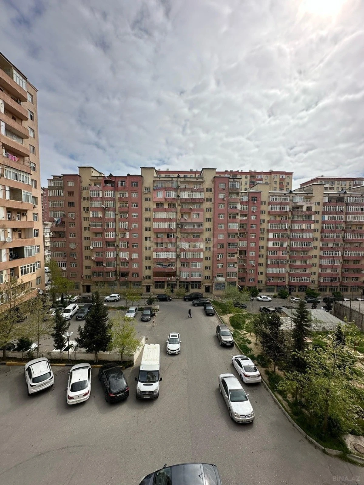 Satılır 3 otaqlı mənzil 128 m²