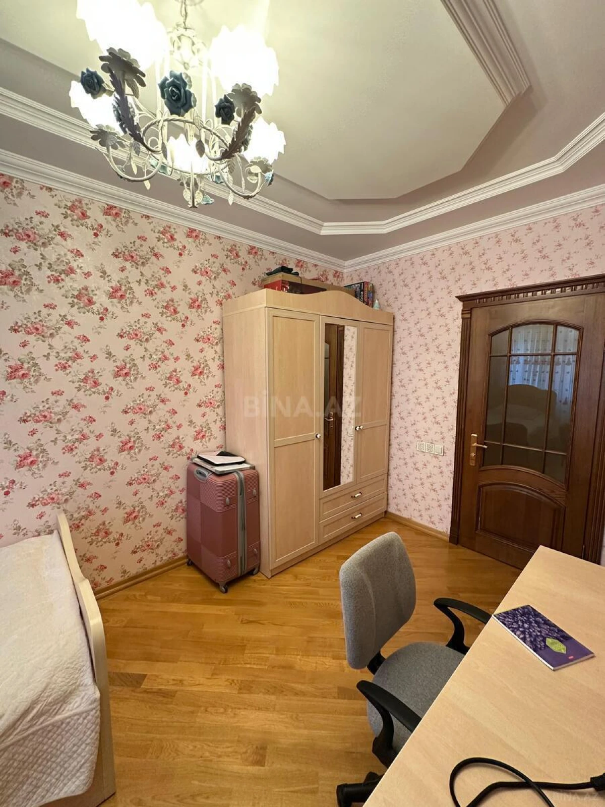 Satılır 3 otaqlı mənzil 128 m²