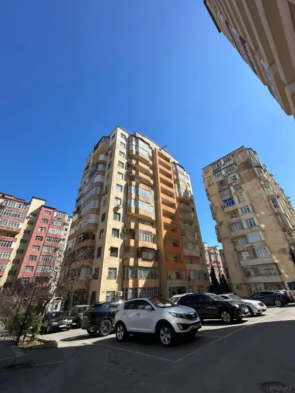 Satılır 3 otaqlı mənzil 128 m²