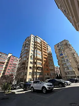 Satılır 3 otaqlı mənzil 128 m²