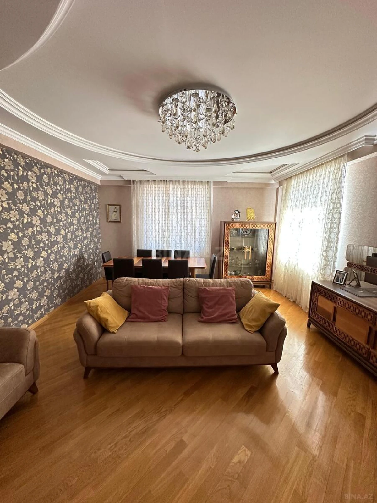 Satılır 3 otaqlı mənzil 128 m²