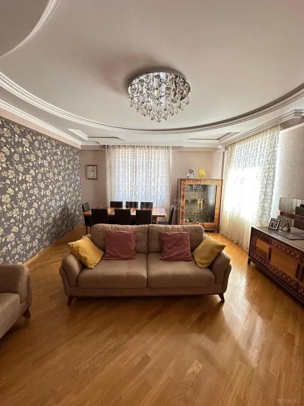 Satılır 3 otaqlı mənzil 128 m²