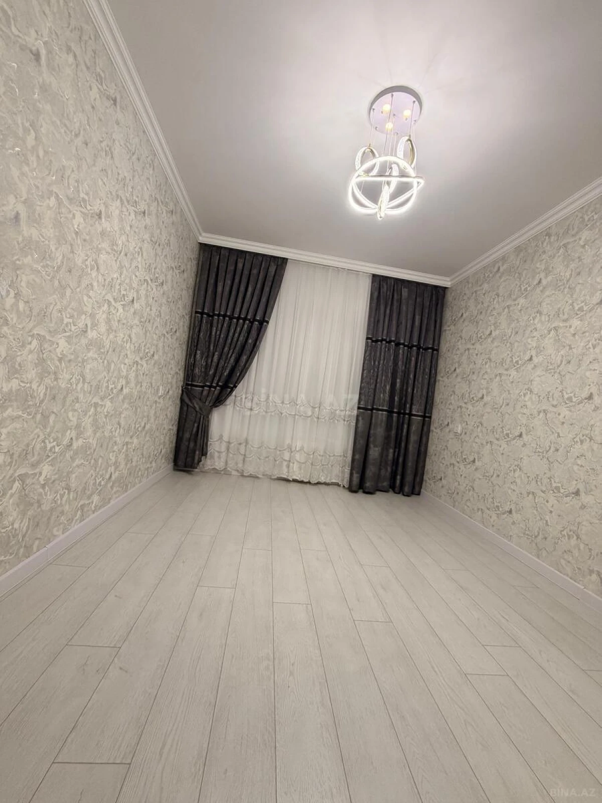 Satılır 3 otaqlı mənzil 82 m²