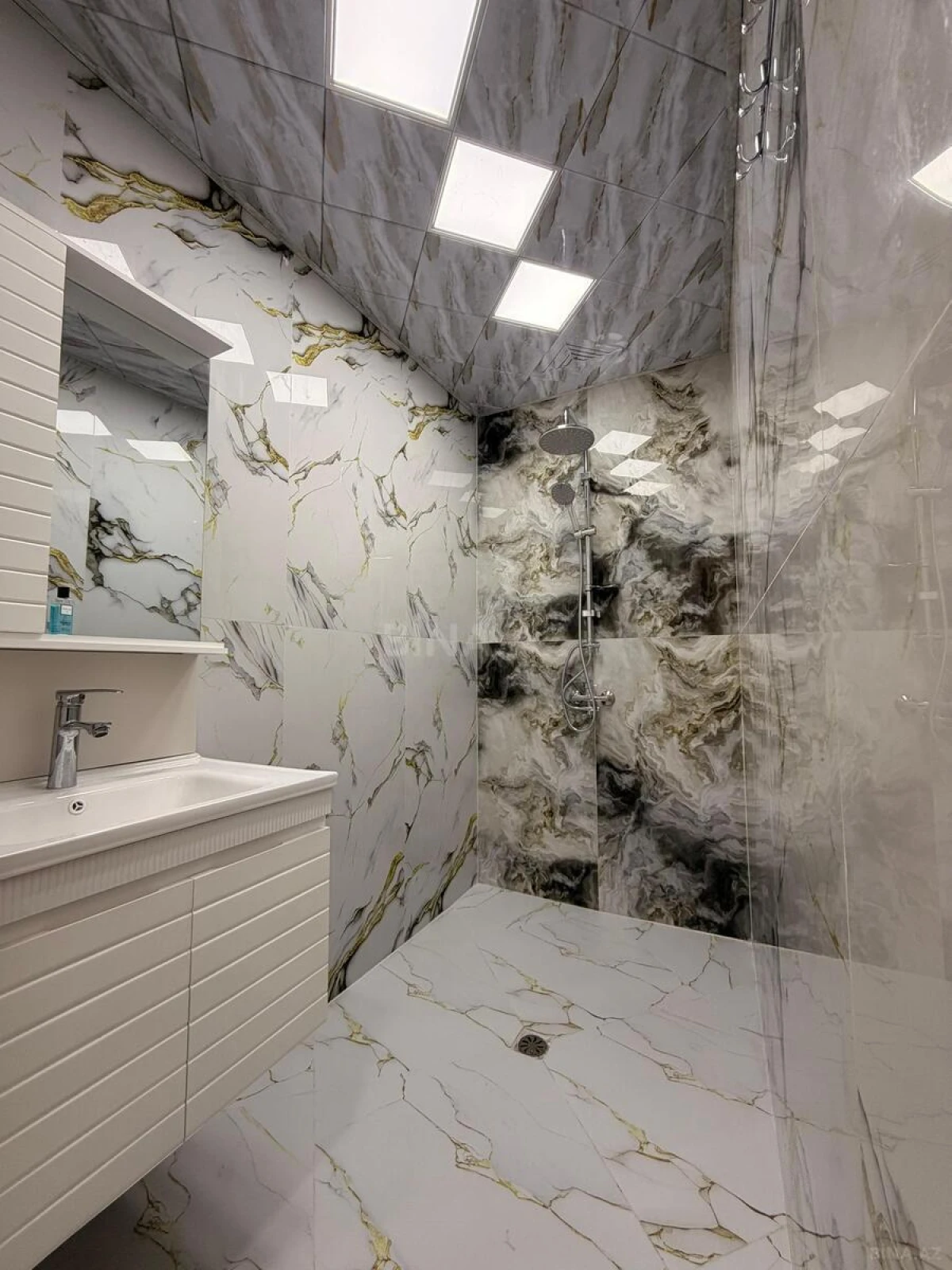 Satılır 3 otaqlı mənzil 82 m²