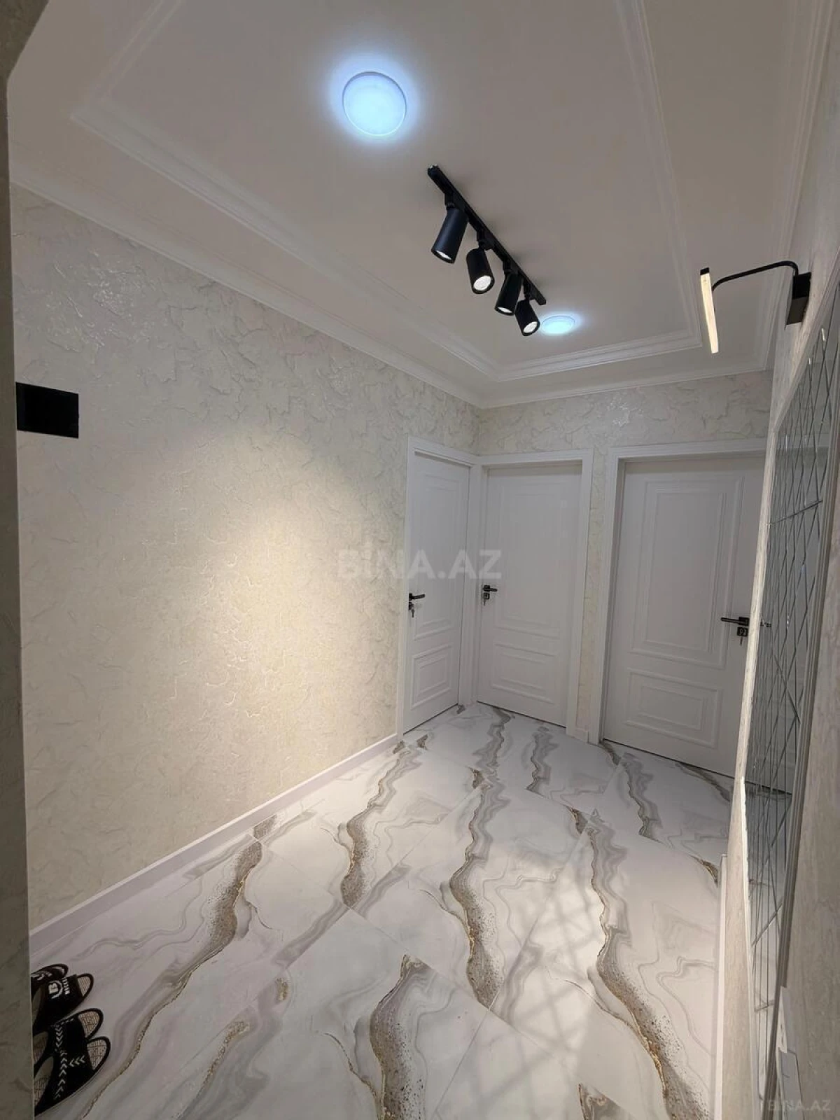 Satılır 3 otaqlı mənzil 82 m²