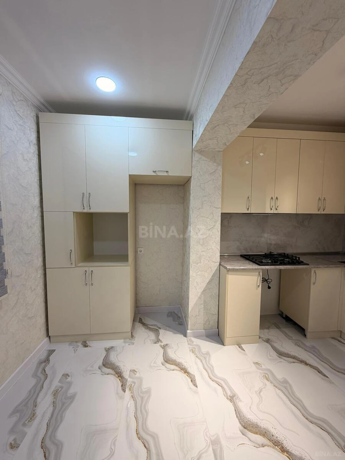 Satılır 3 otaqlı mənzil 82 m²
