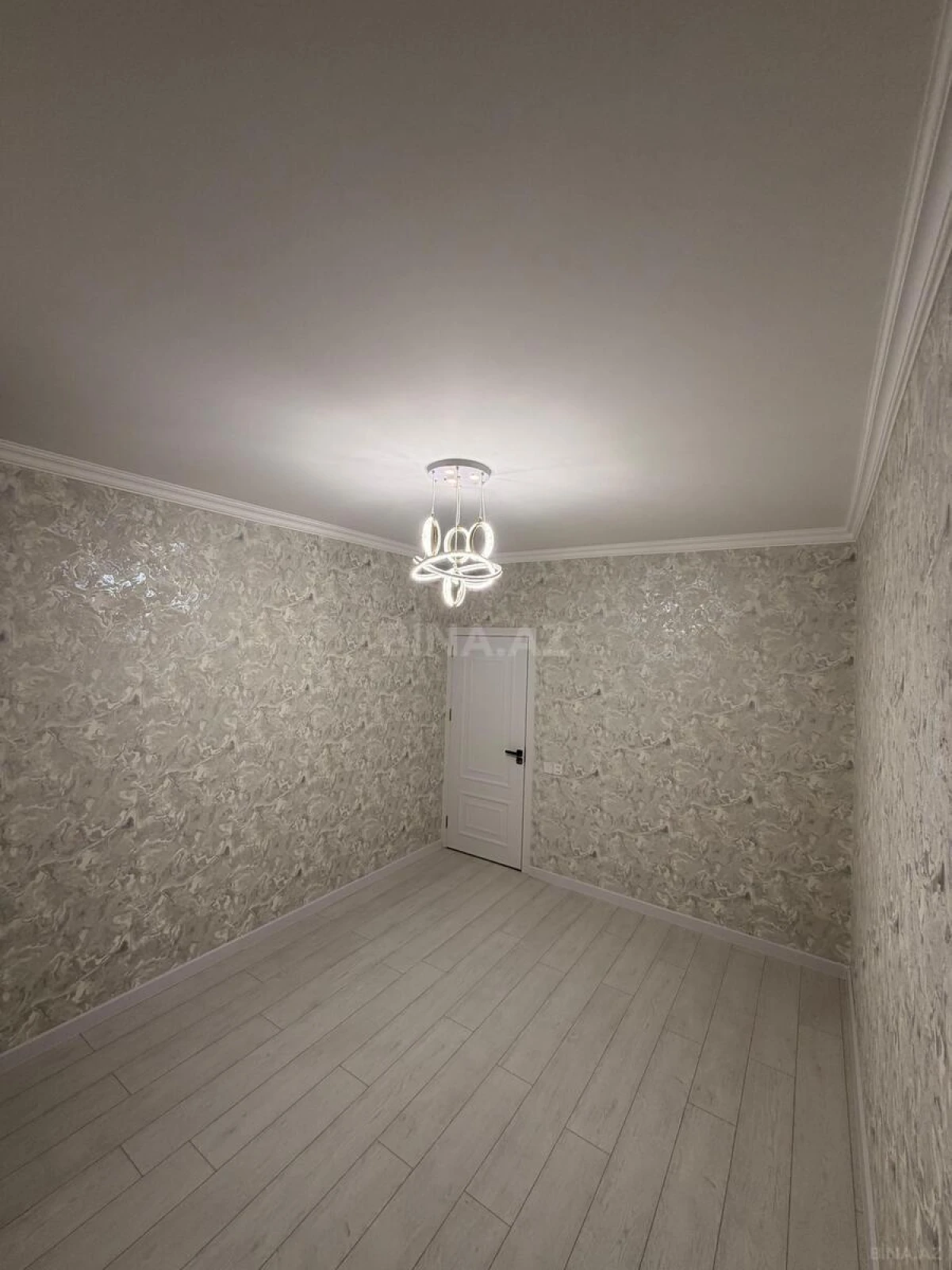 Satılır 3 otaqlı mənzil 82 m²