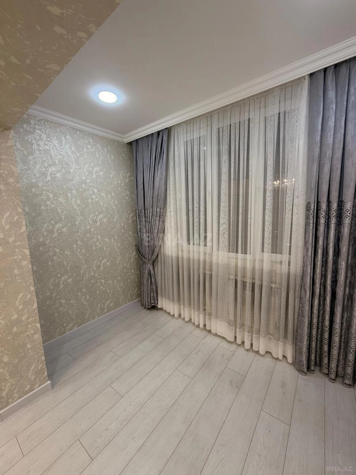 Satılır 3 otaqlı mənzil 82 m²