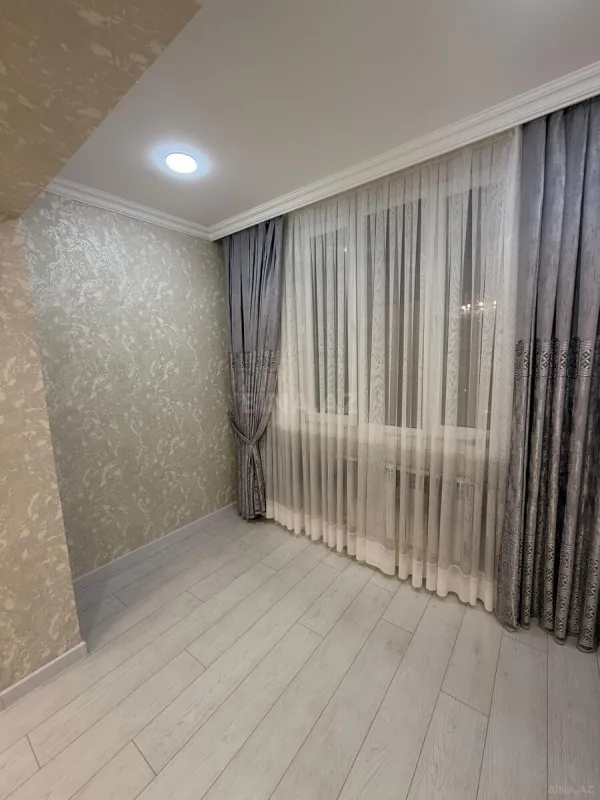 Satılır 3 otaqlı mənzil 82 m²