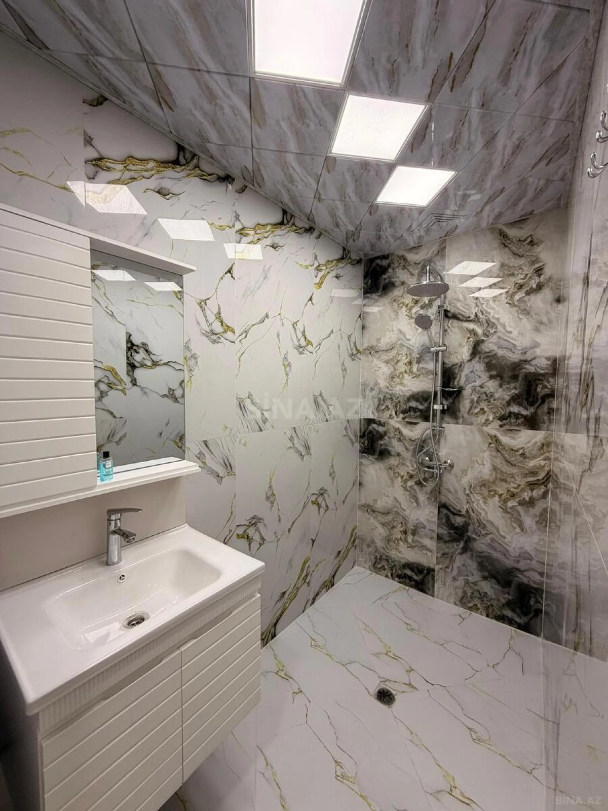 Satılır 3 otaqlı mənzil 82 m²