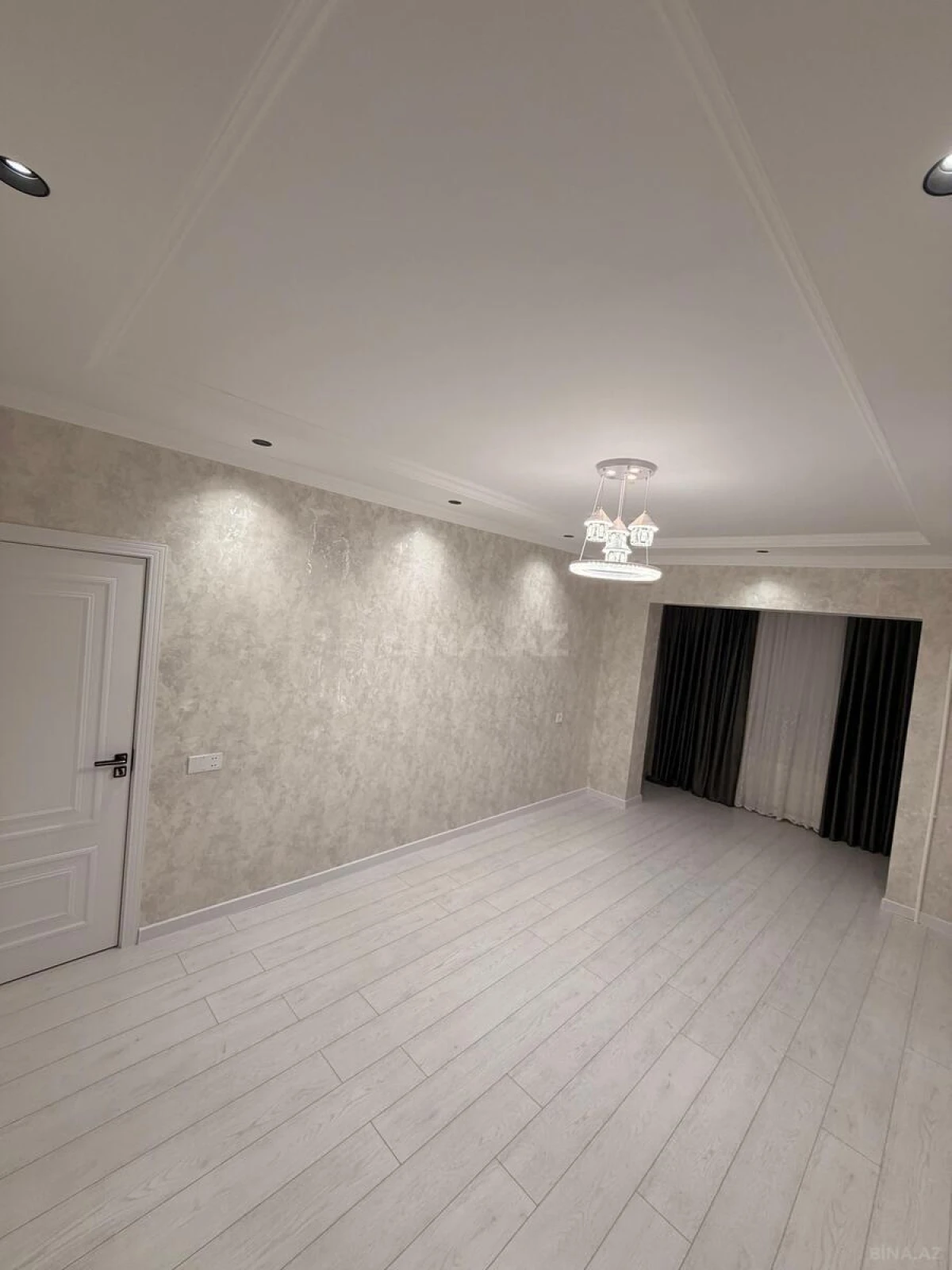 Satılır 3 otaqlı mənzil 82 m²