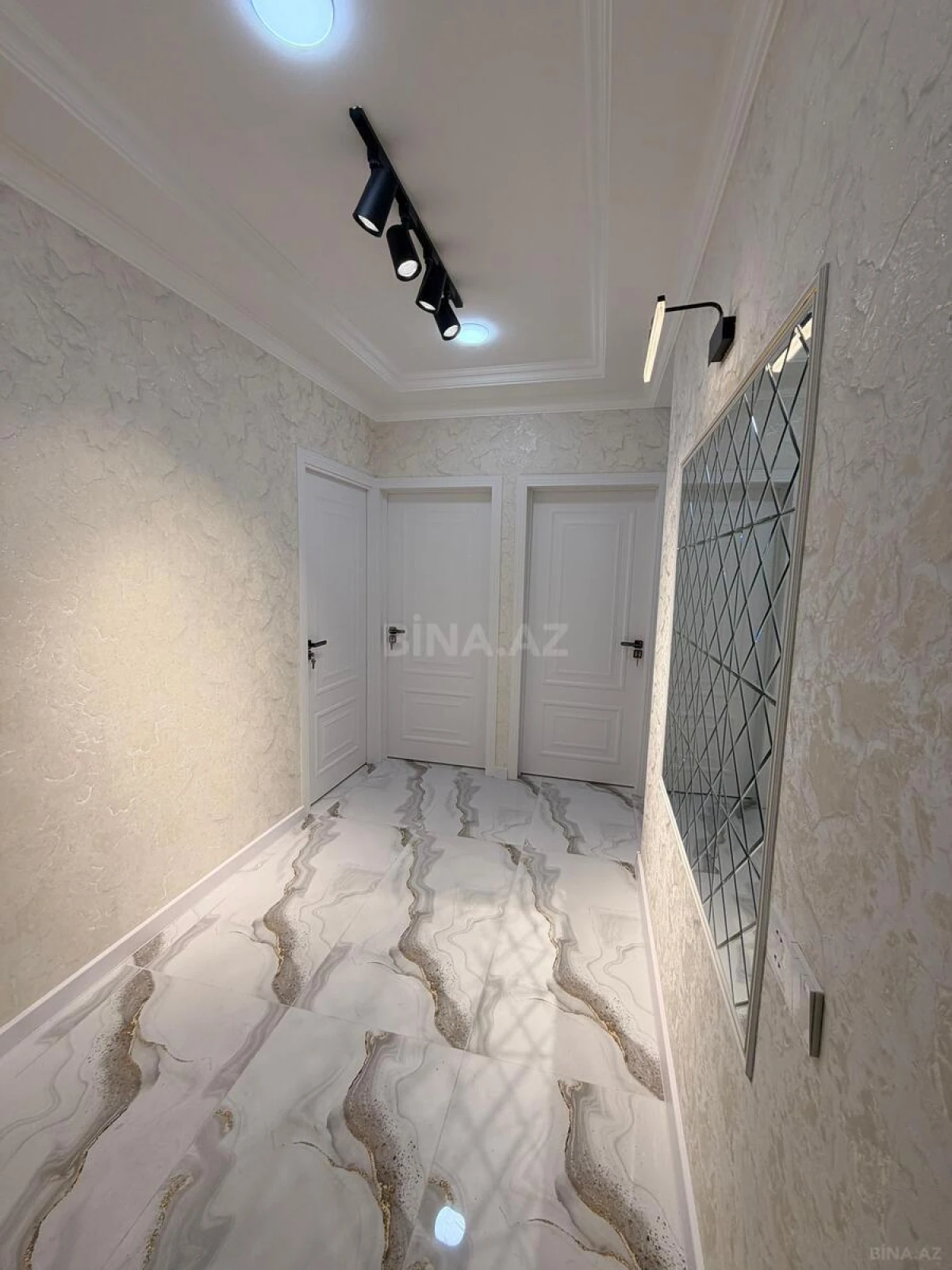 Satılır 3 otaqlı mənzil 82 m²