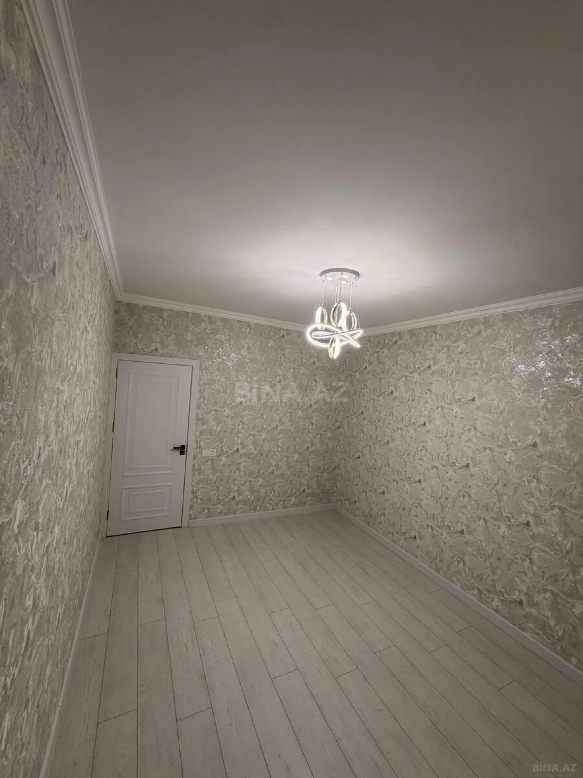 Satılır 3 otaqlı mənzil 82 m²