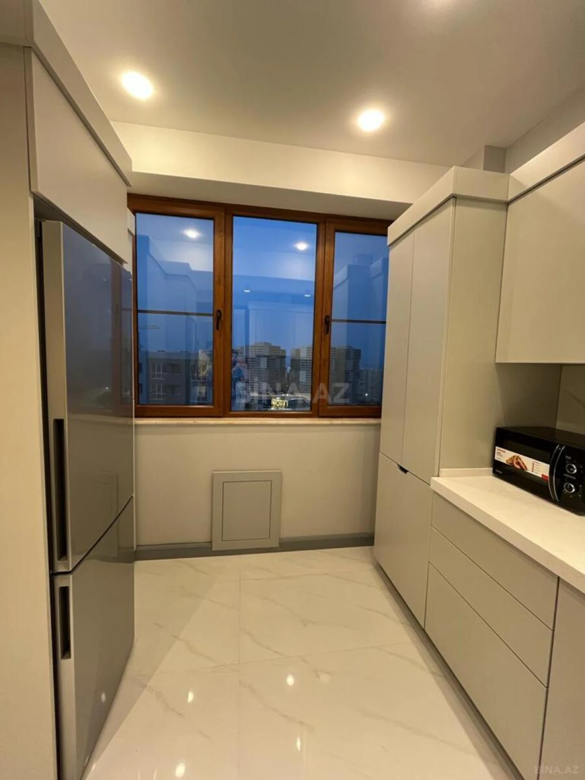 Kirayə verilir 2 otaqlı mənzil 65 m²