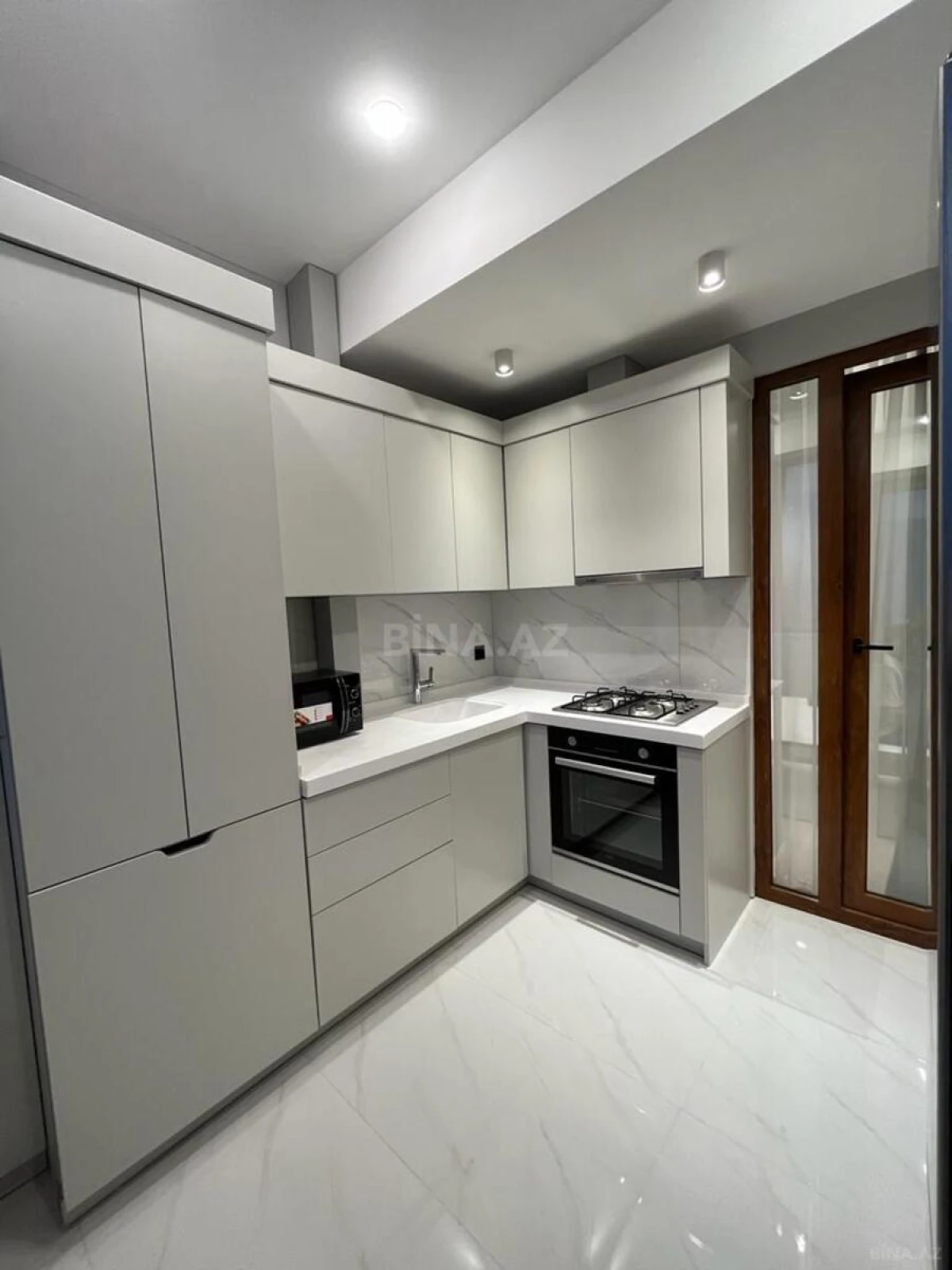Kirayə verilir 2 otaqlı mənzil 65 m²