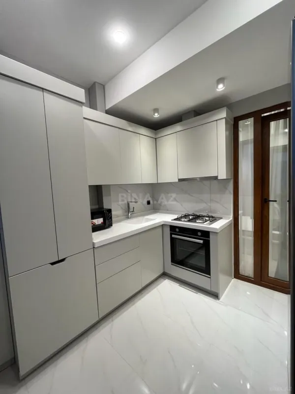 Kirayə verilir 2 otaqlı mənzil 65 m²