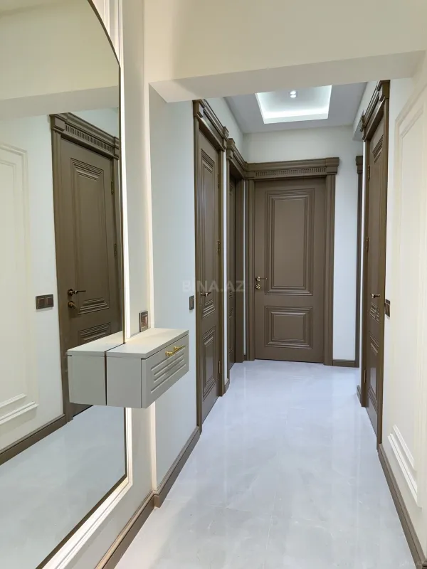 Kirayə verilir 4 otaqlı mənzil 140 m²