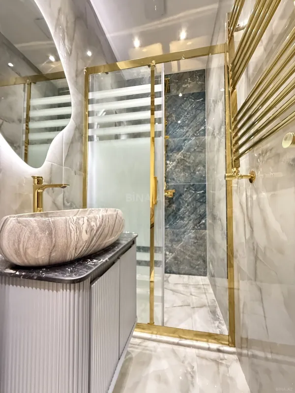 Kirayə verilir 4 otaqlı mənzil 140 m²