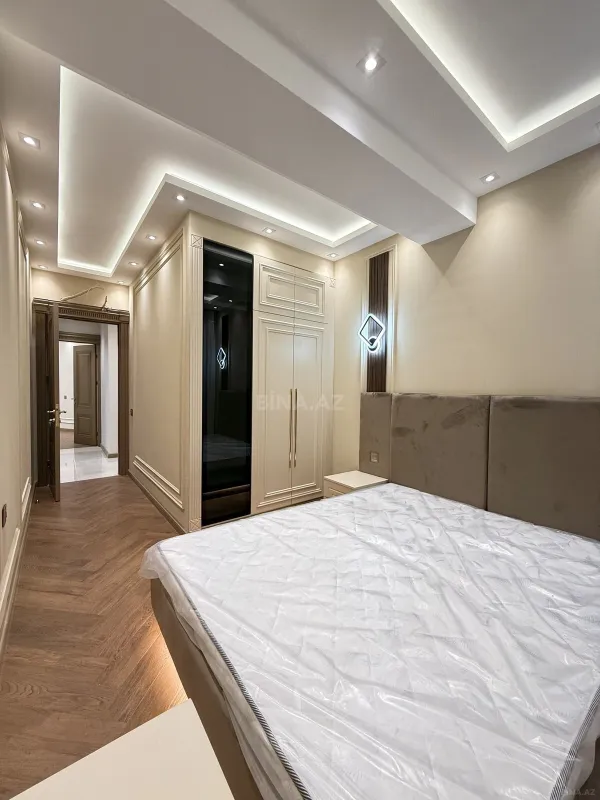 Kirayə verilir 4 otaqlı mənzil 140 m²