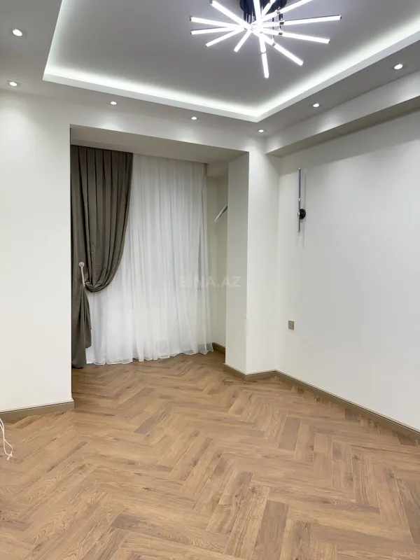 Kirayə verilir 4 otaqlı mənzil 140 m²