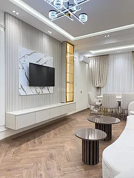 Kirayə verilir 4 otaqlı mənzil 140 m²