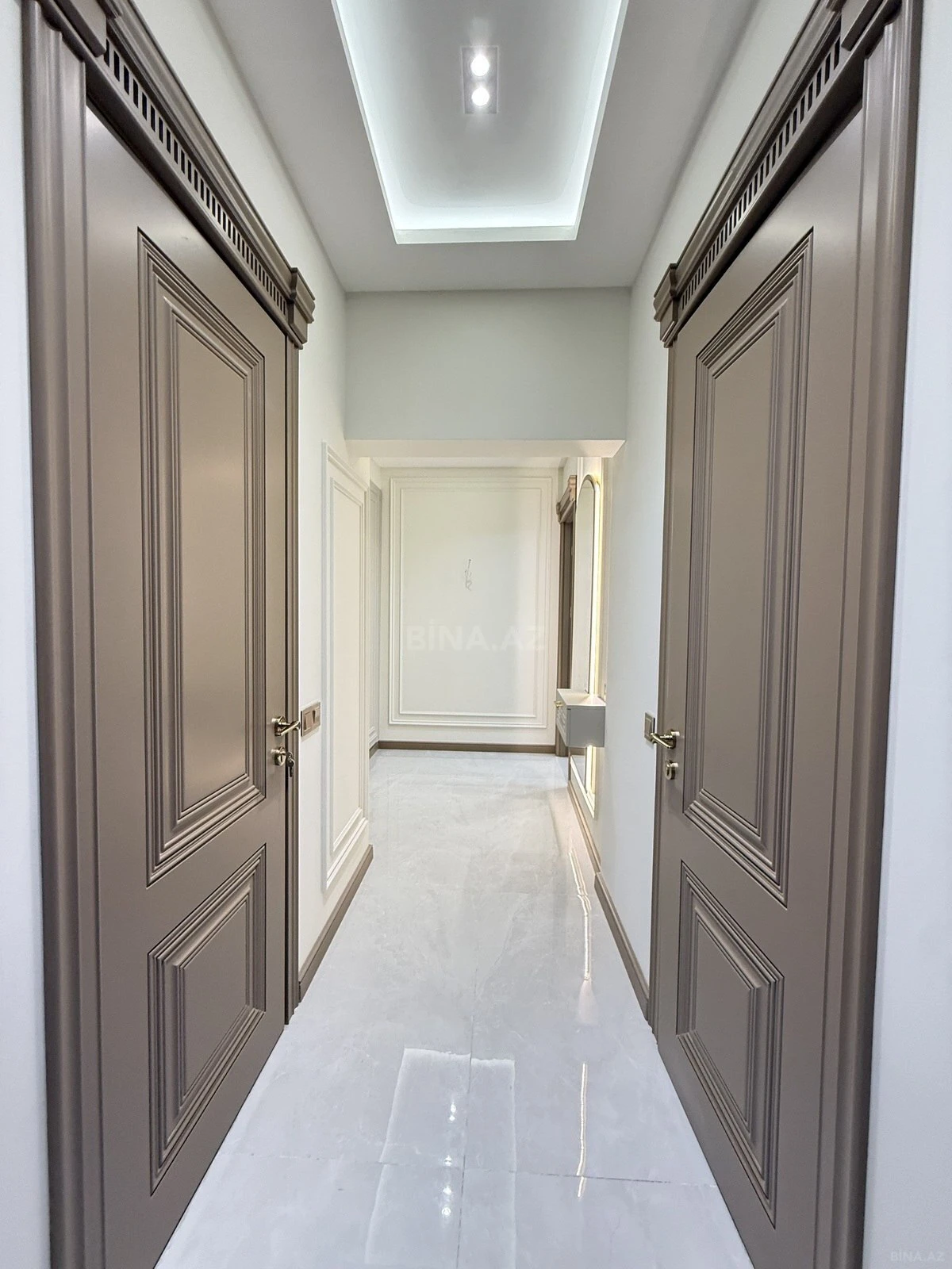 Kirayə verilir 4 otaqlı mənzil 140 m²