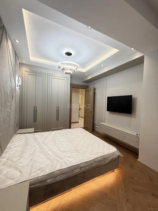 Kirayə verilir 4 otaqlı mənzil 140 m²