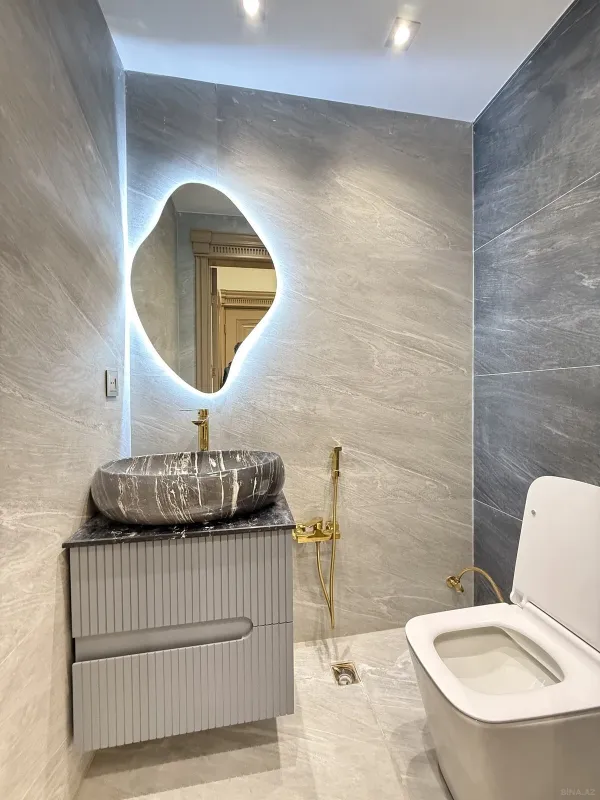 Kirayə verilir 4 otaqlı mənzil 140 m²