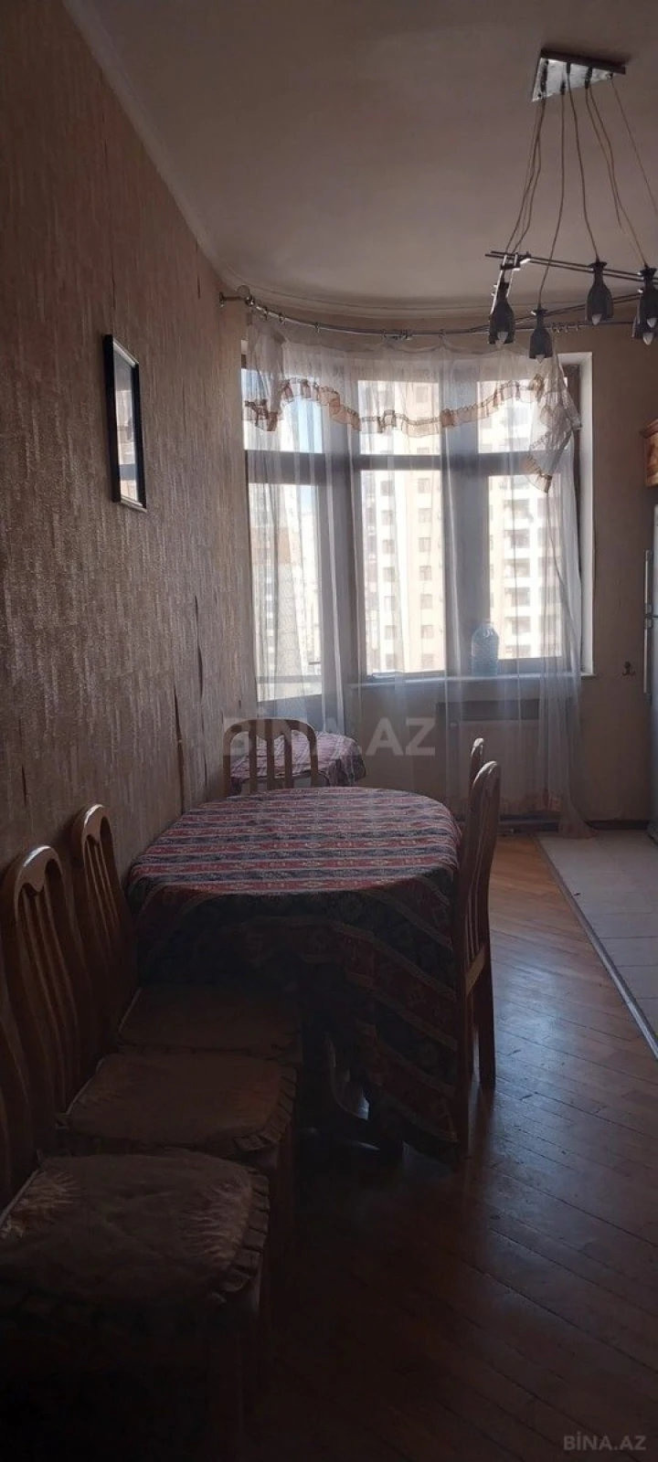 Satılır 3 otaqlı mənzil 124 m²