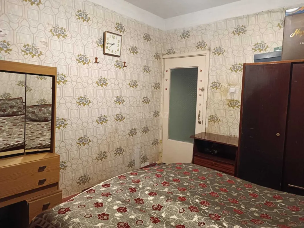 Satılır 5 otaqlı mənzil 120 m²