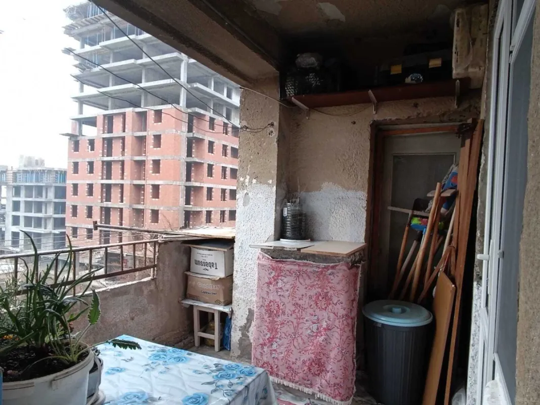 Satılır 5 otaqlı mənzil 120 m²