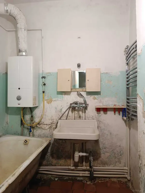 Satılır 5 otaqlı mənzil 120 m²