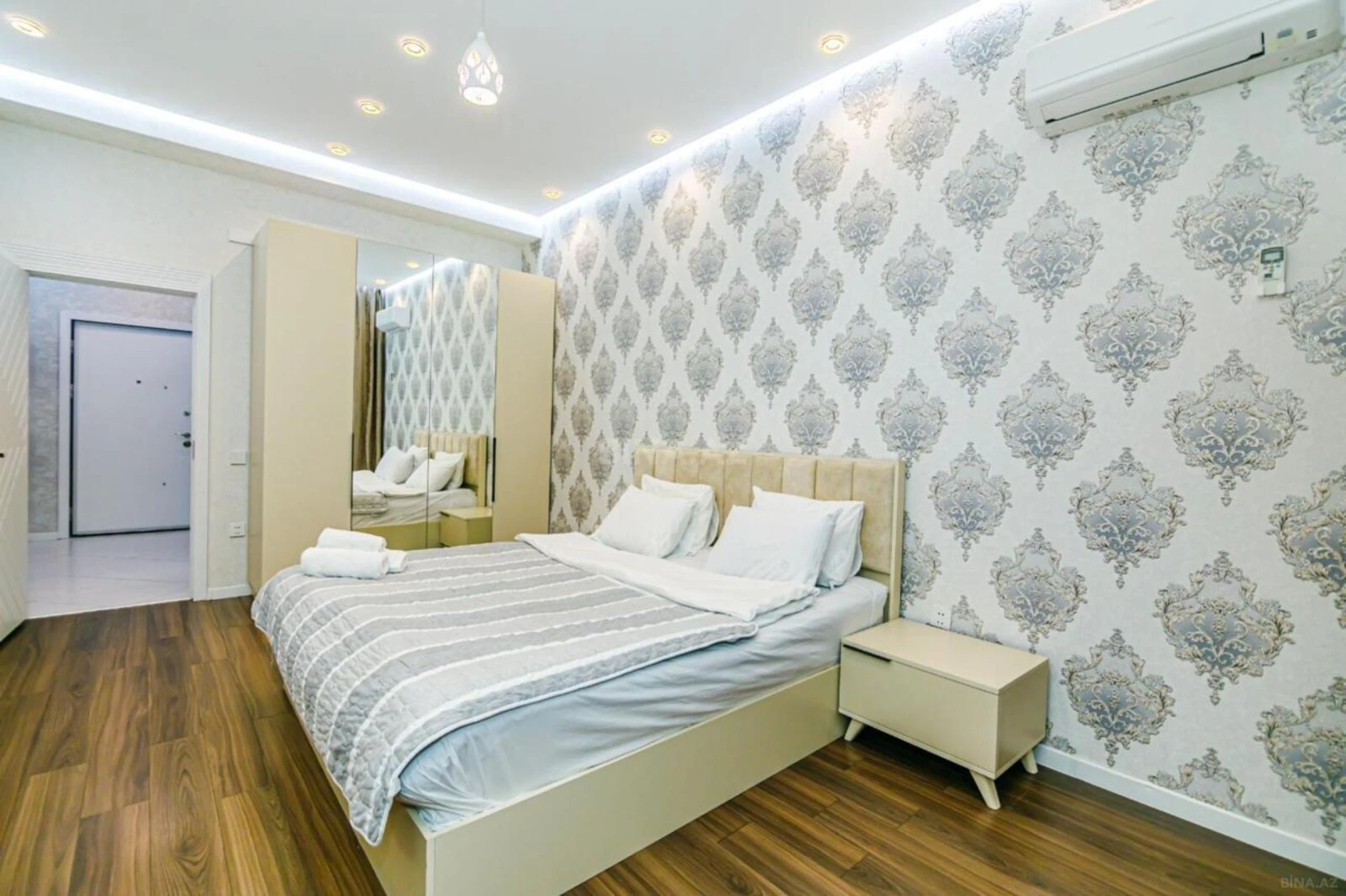 Kirayə verilir 3 otaqlı mənzil 120 m²