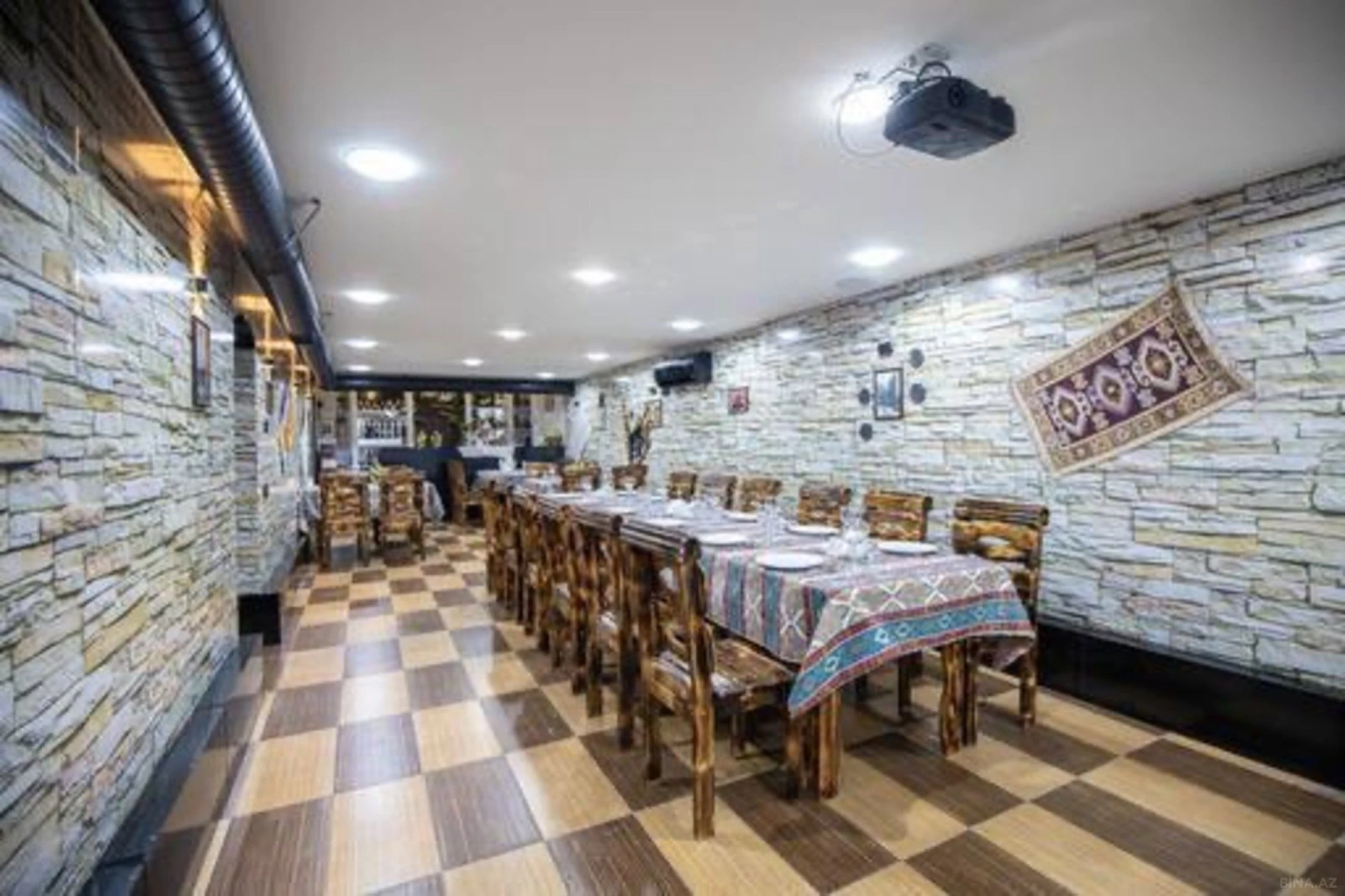 Satılır obyekt 165 m²