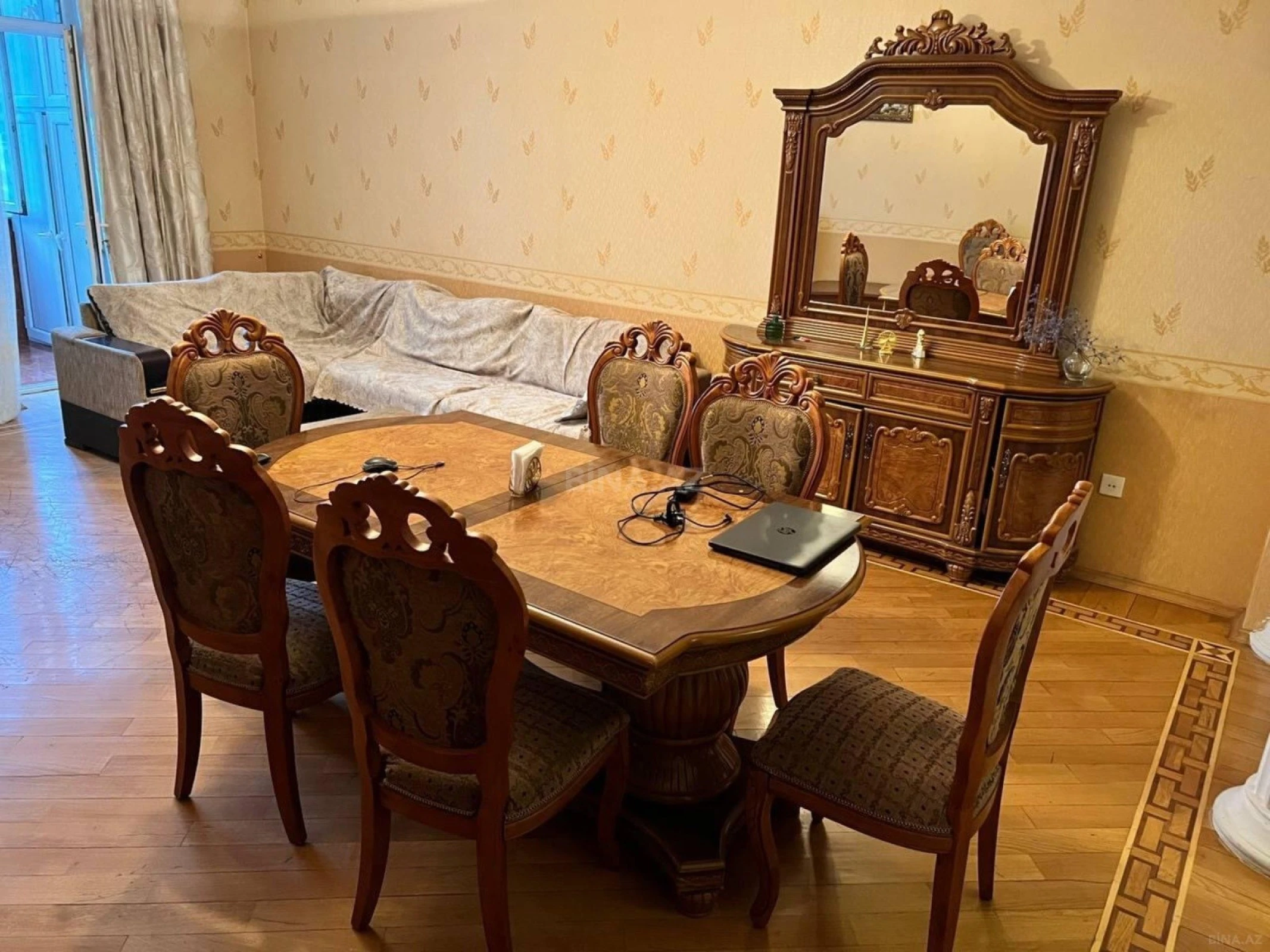 Satılır 2 otaqlı mənzil 138 m²