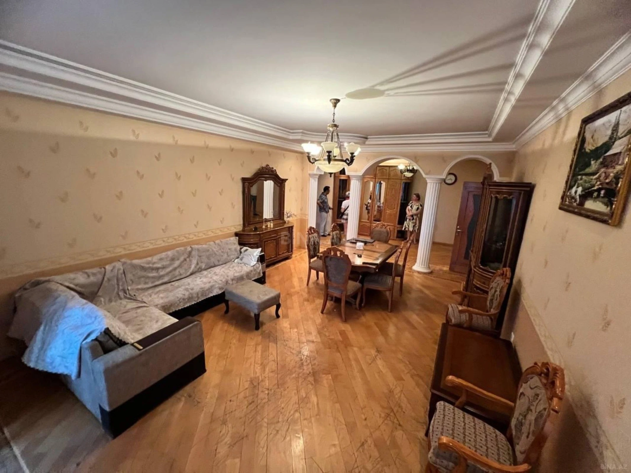 Satılır 2 otaqlı mənzil 138 m²