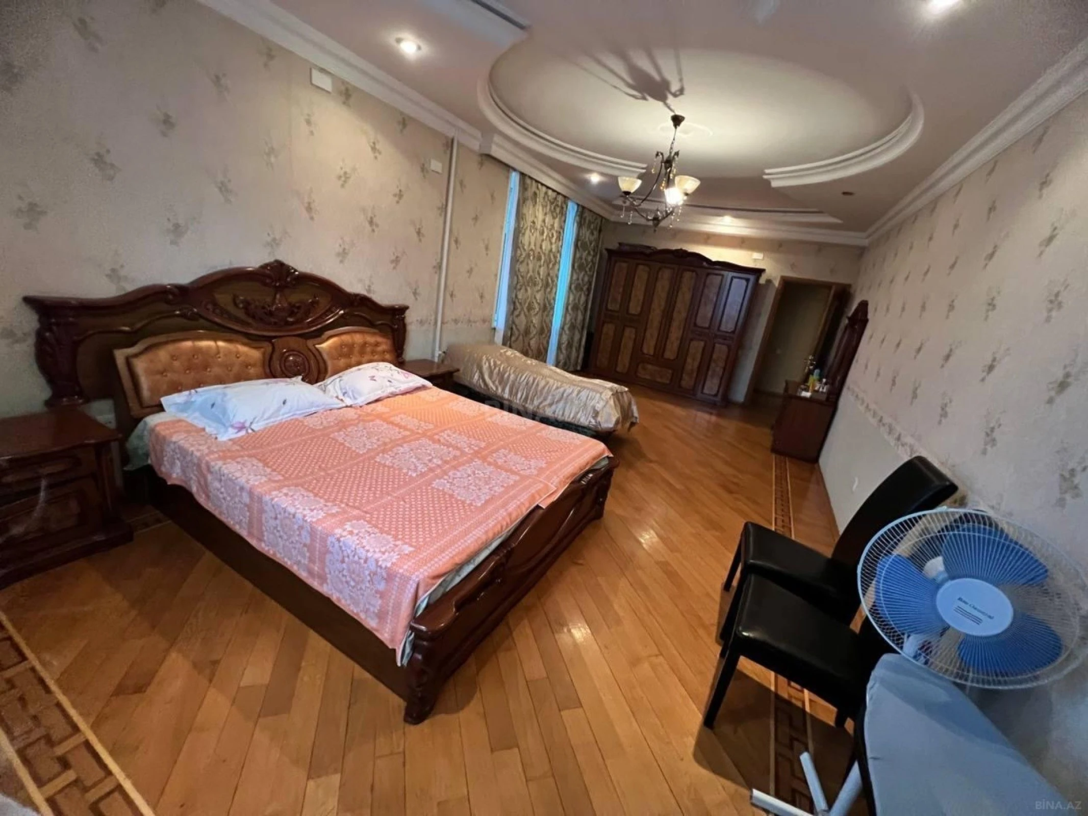 Satılır 2 otaqlı mənzil 138 m²