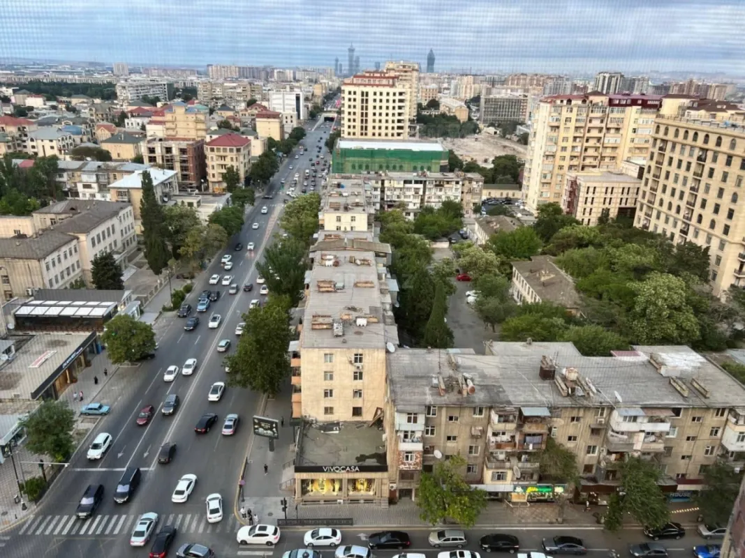 Satılır 2 otaqlı mənzil 138 m²