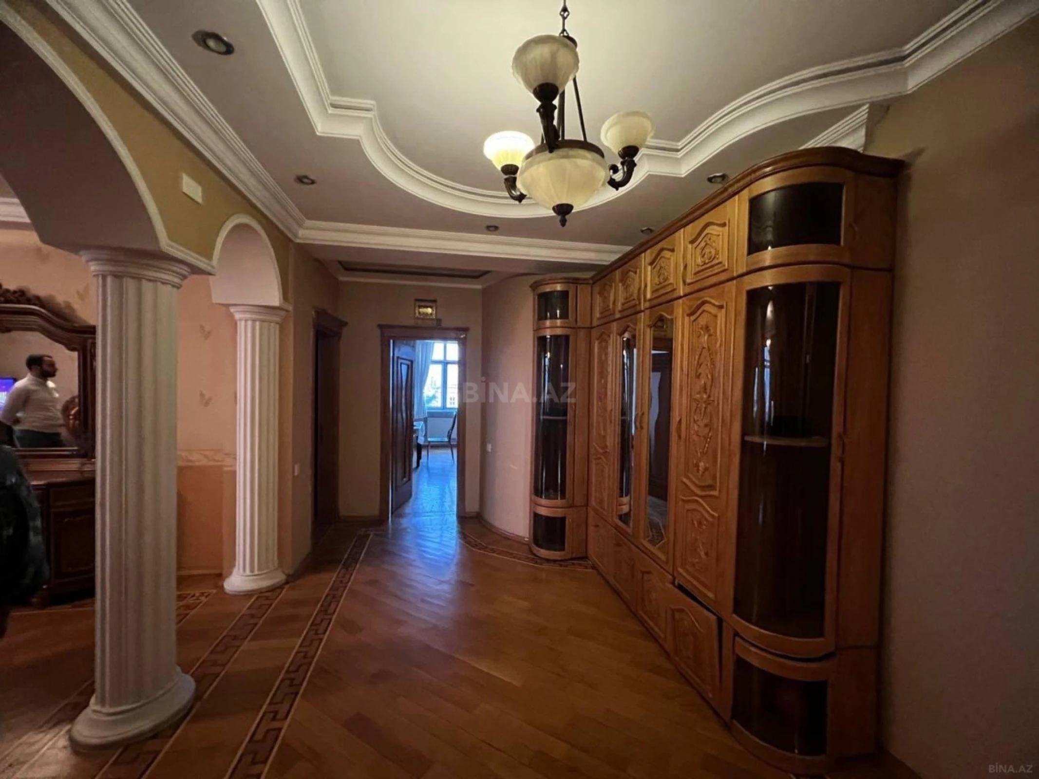 Satılır 2 otaqlı mənzil 138 m²
