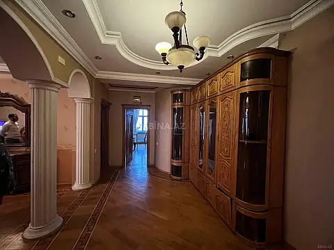 Satılır 2 otaqlı mənzil 138 m²
